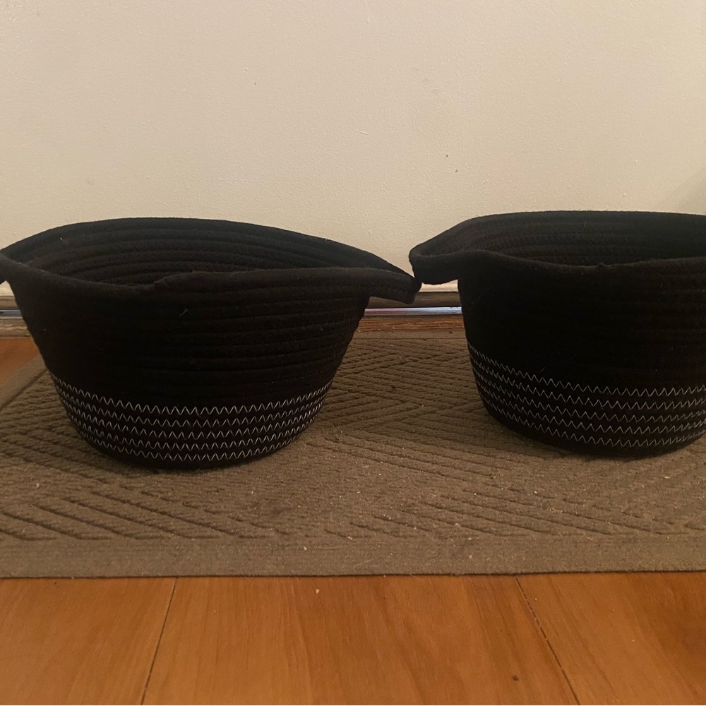2 small baskets black